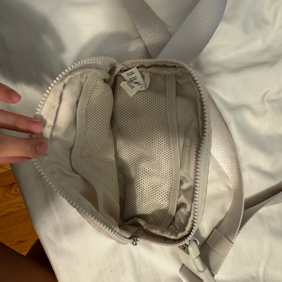 LuluLemon belt bag - Picture 2 of 3